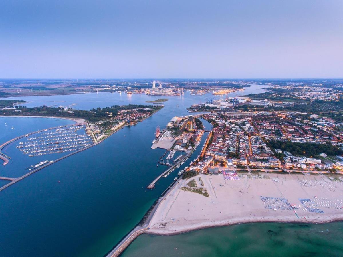 Sonnendeck, Direkt Am Leuchtturm Lägenhet Rostock Exteriör bild